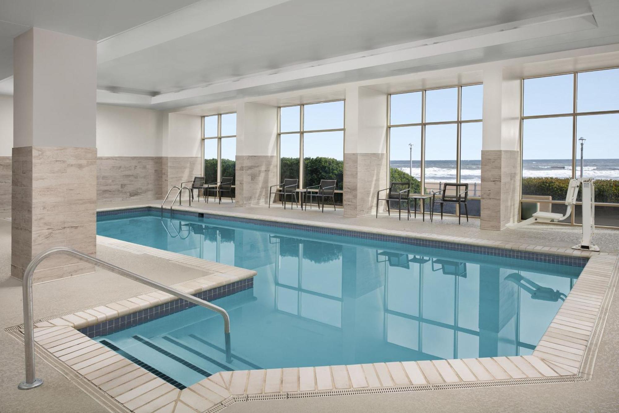Courtyard Virginia Beach Oceanfront / North 37Th Street Bagian luar foto
