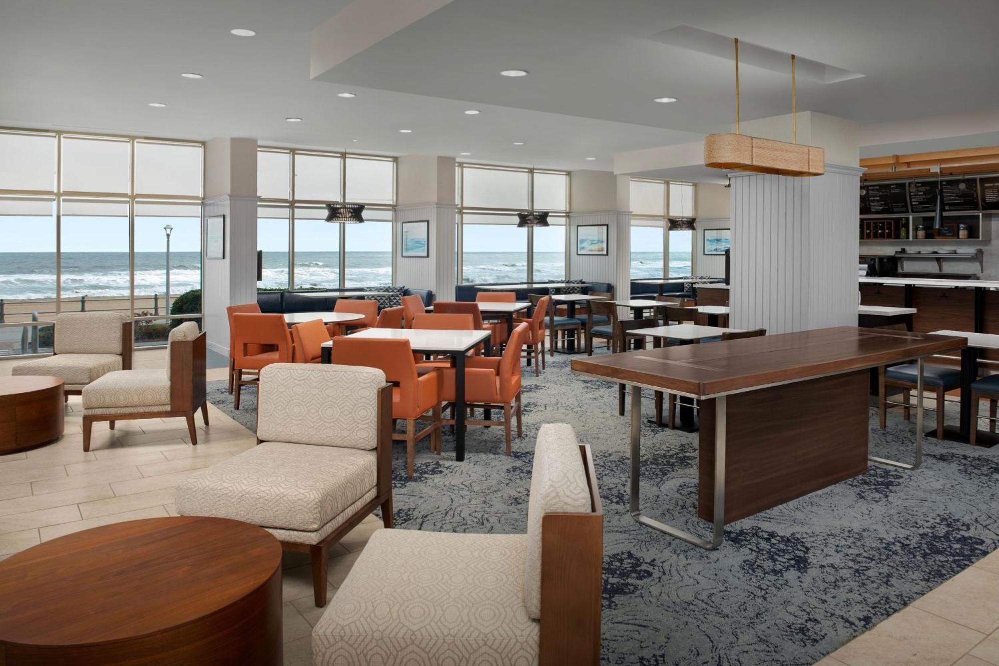 Courtyard Virginia Beach Oceanfront / North 37Th Street Bagian luar foto