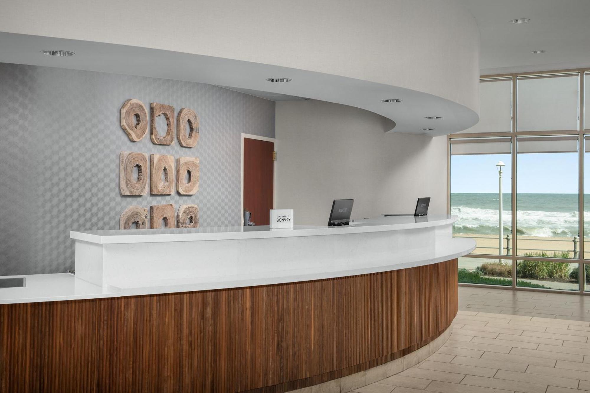 Courtyard Virginia Beach Oceanfront / North 37Th Street Bagian luar foto