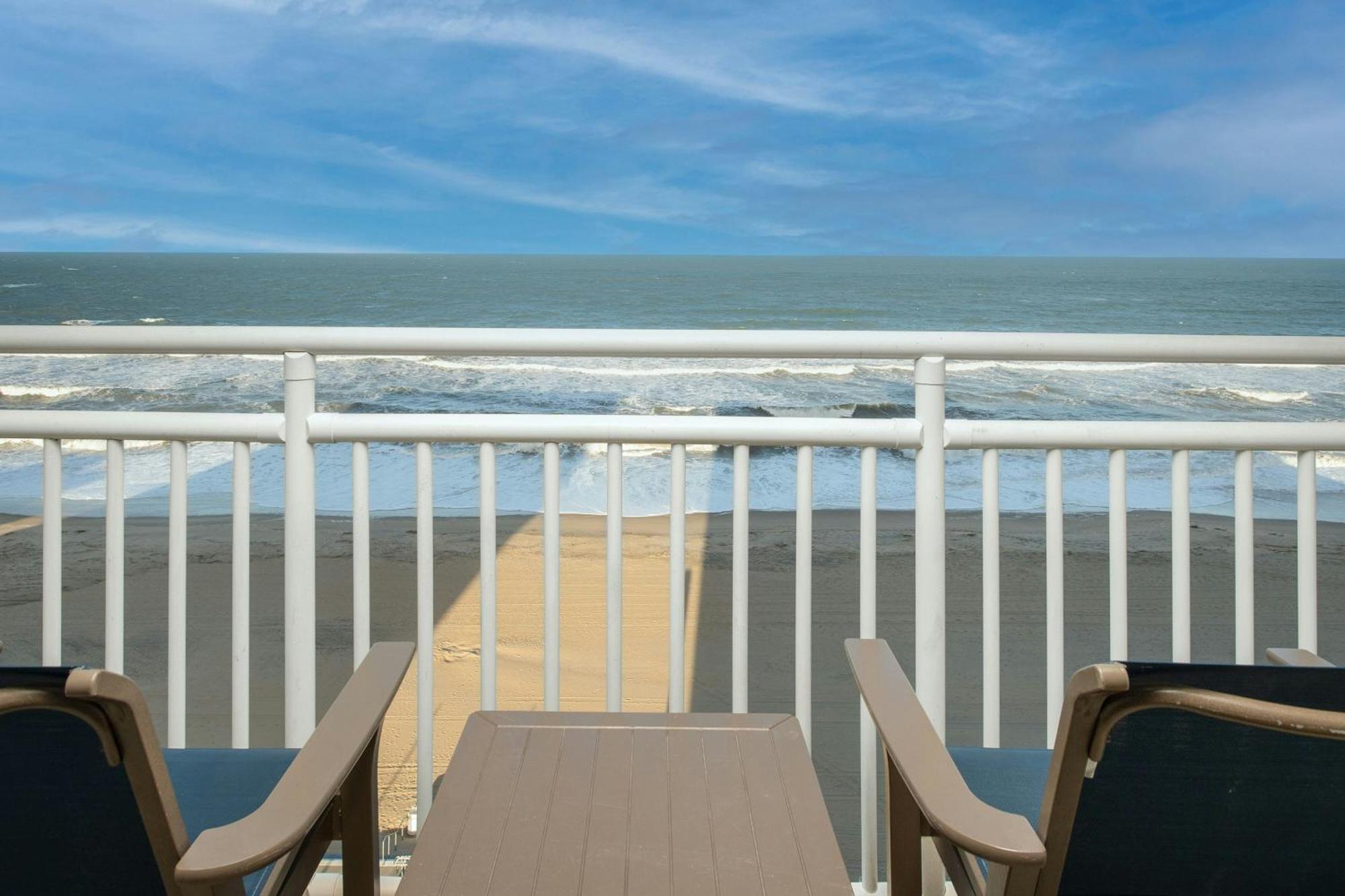 Courtyard Virginia Beach Oceanfront / North 37Th Street Bagian luar foto