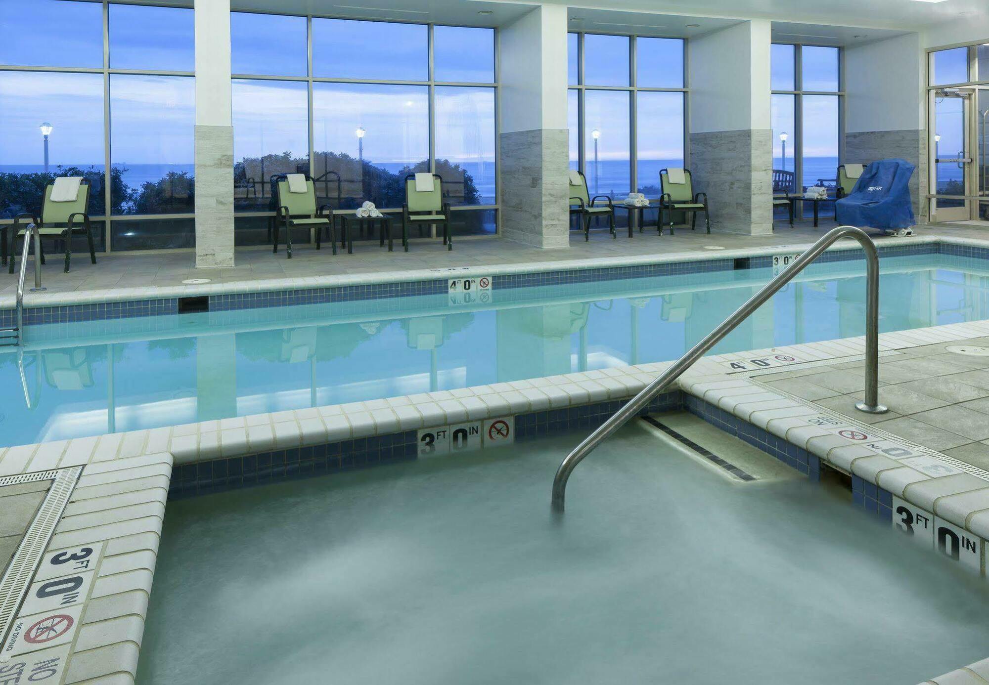 Courtyard Virginia Beach Oceanfront / North 37Th Street Bagian luar foto
